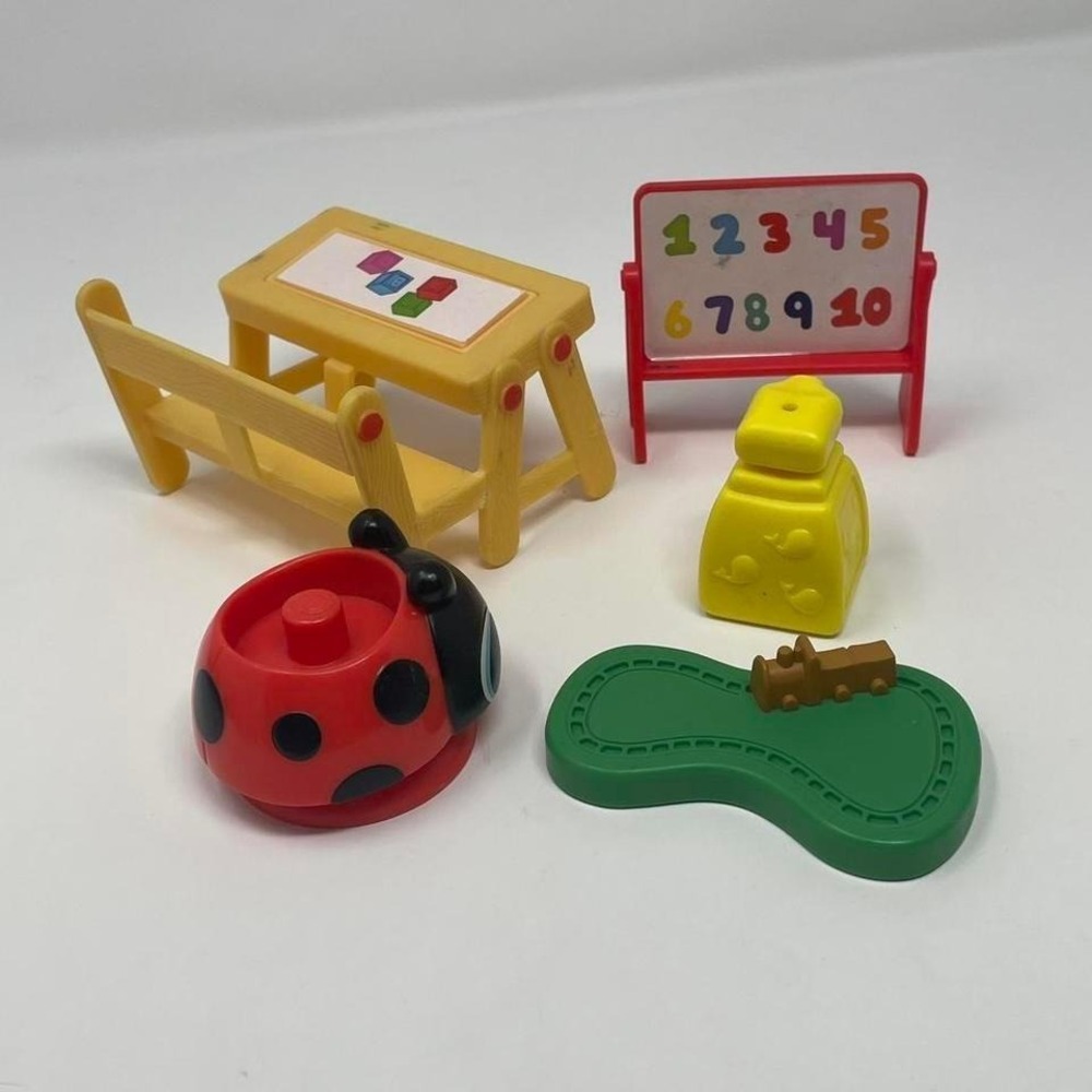Cocomelon figures and accessories toy bundle - Picture 6 of 8